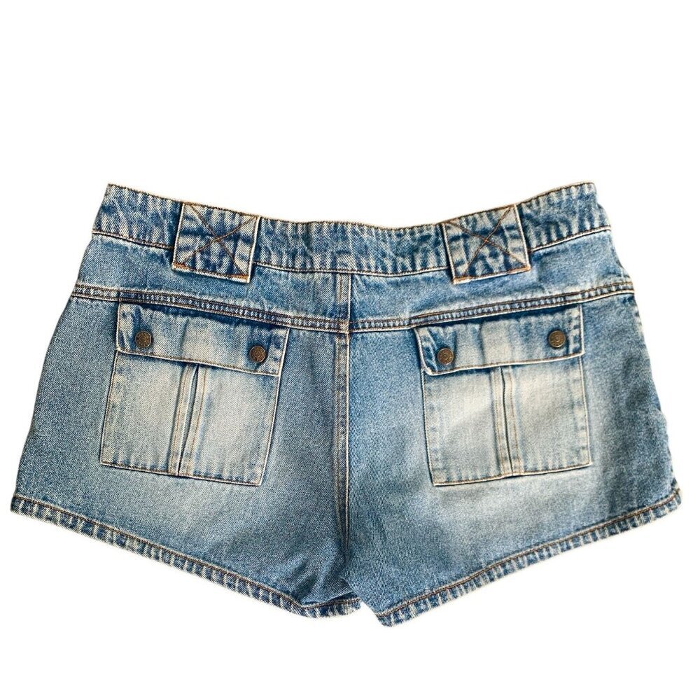 Garage Low Rise Women's Jean Shorts Light Wash Size 11 - Picture 4 of 8